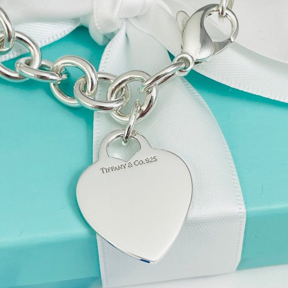 9" Large Tiffany & Co Classic Blank Heart Tag Charm Bracelet in Sterling Silver - Picture 2 of 7